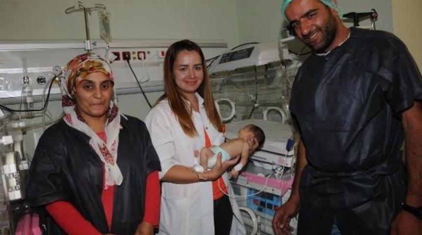 Hakkari'de 7 Günlük Bebeğe Kan Değişimi Yapıldı