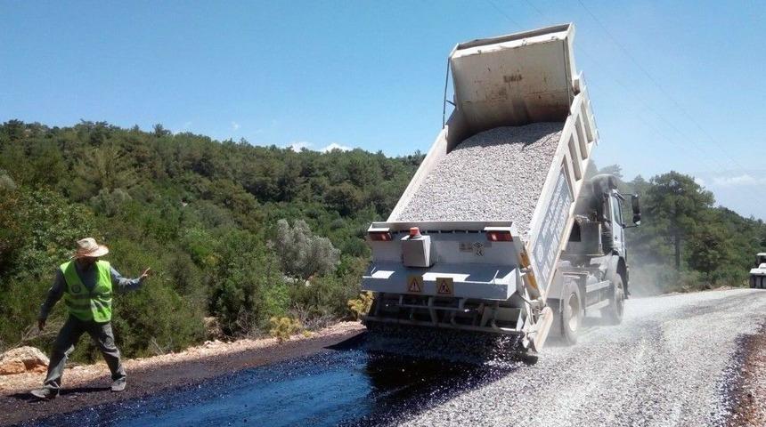 Fethiye Ve Seydikemer&rsquo;de Yol &Ccedil;alışmaları S&uuml;r&uuml;yor