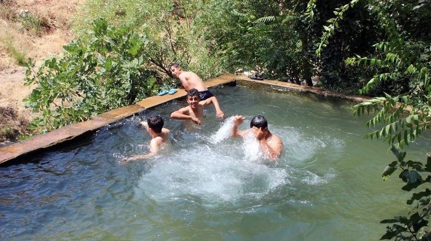 Adıyaman&rsquo;da Hava Sıcaklığı 44&rsquo;e Dereceye Y&uuml;kseldi