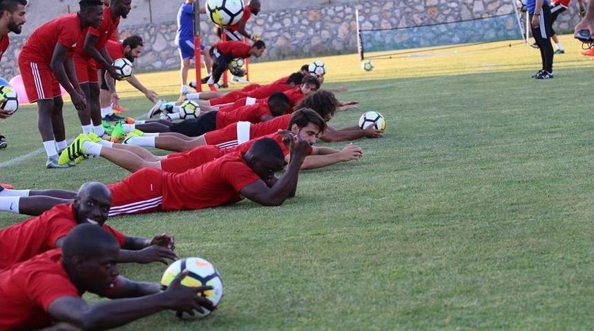 Sağlam&rsquo;dan Futbolcularına Lig Uyarısı