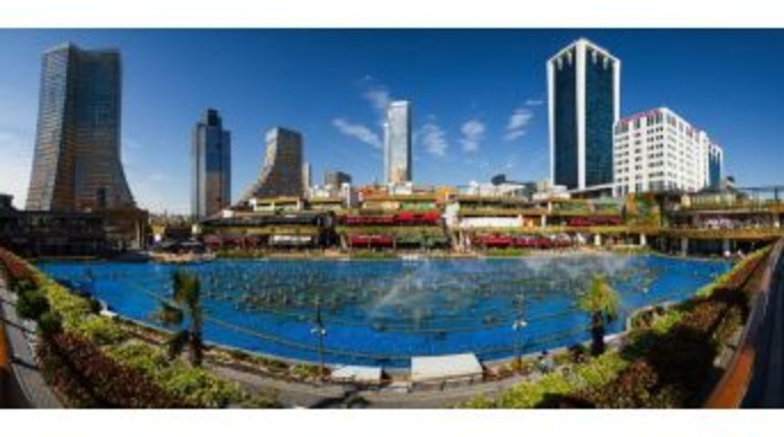 Ataşehir&rsquo;de A&ccedil;ık Hava Sineması Keyfi