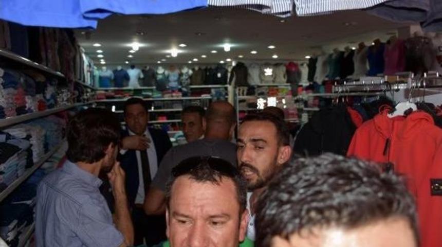 Esnaf, Avukatların Marka Denetimini Yol Kapatarak Protesto Etti