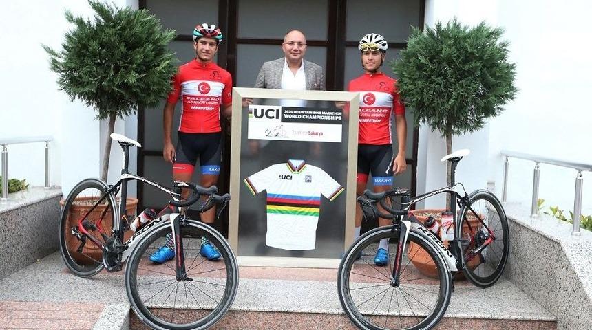 B&uuml;y&uuml;kşehir Belediye Bisiklet Takımı&rsquo;na Tebrik