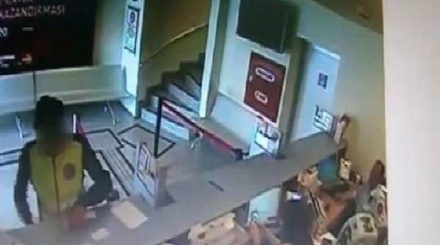 Sarıyer'de Bir Kadını Telefonla Dolandıran Şüpheliler Yakalandı