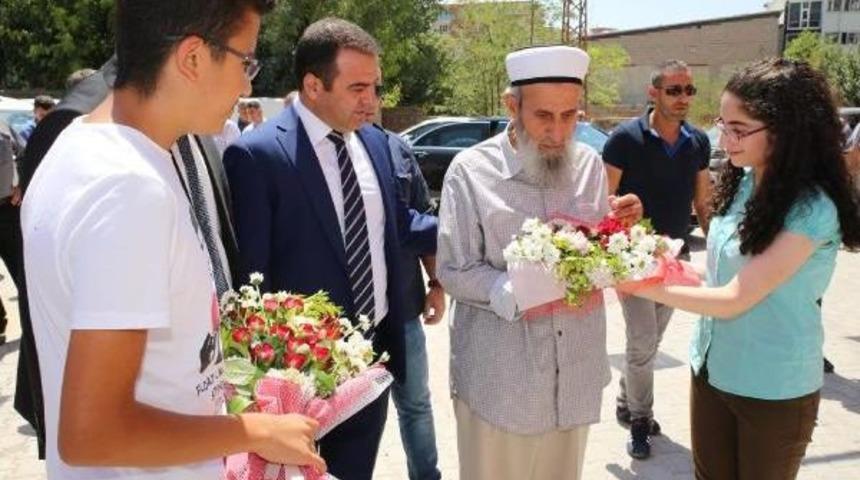 Şehit Kaymakam Safit&uuml;rk'&uuml;n Adı Erciş'te Eğitim Merkezinde Yaşatılıyor