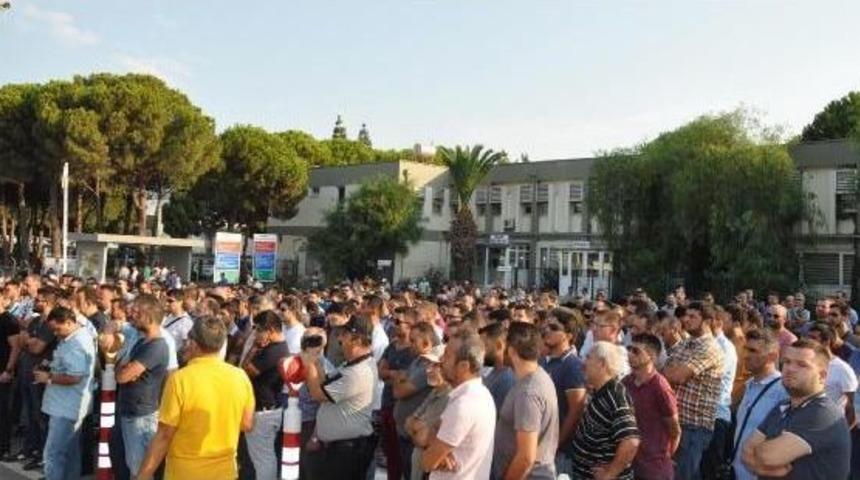 Petrol- İş, Işten &Ccedil;ıkartılan 6 Iş&ccedil;i I&ccedil;in Protesto Eylemi Yaptı