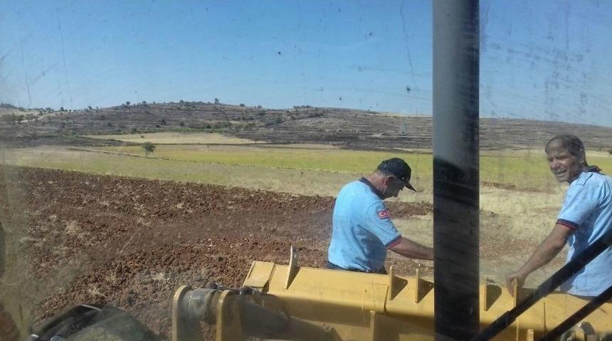 Midyat&rsquo;ta Yangın 50 D&ouml;n&uuml;ml&uuml;k Araziye Zarar Verdi
