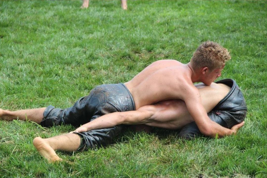 Kırkpınar Başpehlivanı İsmail Balaban Şile Yağlı G&uuml;reşleri&rsquo;nde Sakatlandı