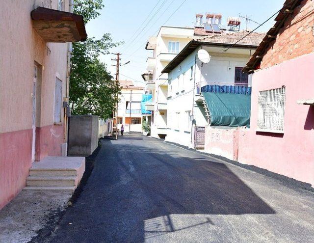 Battalgazi’de Sıcak Asfalt Çalışmaları Sürüyor