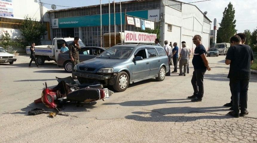 Sandıklı&rsquo;da Trafik Kazası: 1 Yaralı