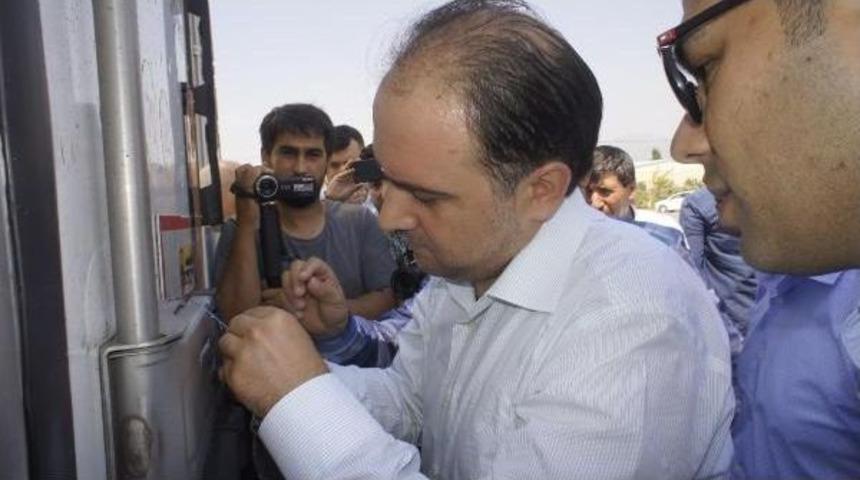 Sultaniye &Uuml;z&uuml;m&uuml; Ihracatında Ilk Tır'lar Dualarla Uğurlandı