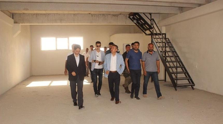 Vali Elban Yeni Hal Binasını Ziyaret Etti