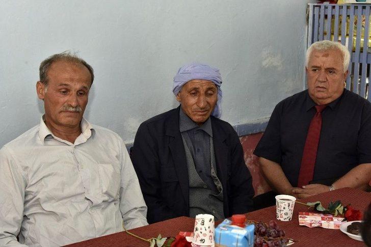 Şehit Öğretmen Necmettin Yılmaz’ın Öğrencilerinden Ailesine Taziye Ziyareti G4