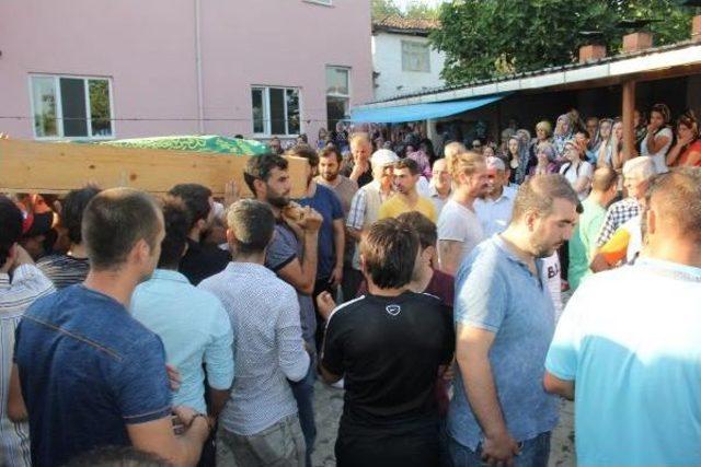 Mudanya’Da Denizde Kaybolan Jokeyin 14 Saat Sonra Cesedi Bulundu (2)