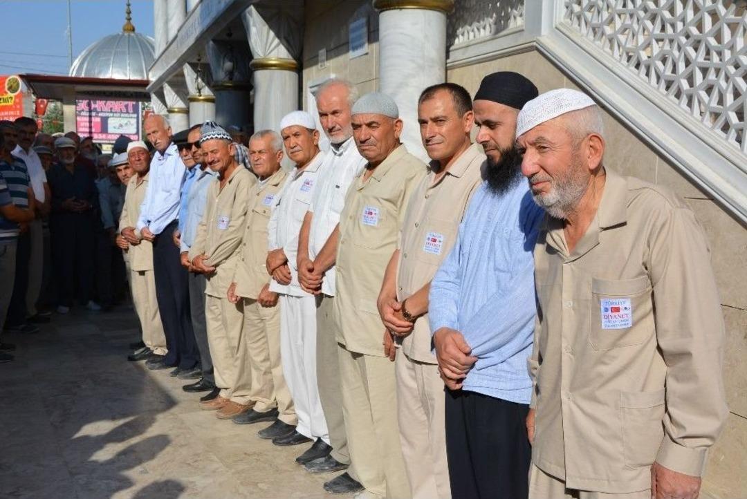 80 Hacı Adayı Dualarla Uğurlandı