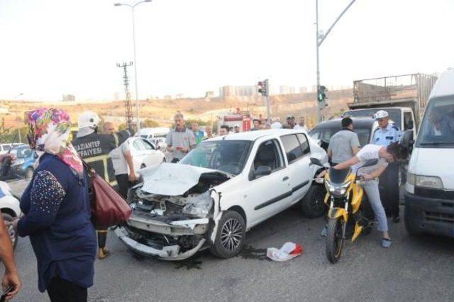 Gaziantep’Te Zincirleme Kaza: 1’I Ağır, 5 Yaralı