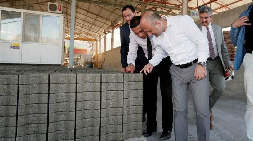 Amasya&rsquo;da K&ouml;y Yolları Parke Taşlarla Kaplanıyor