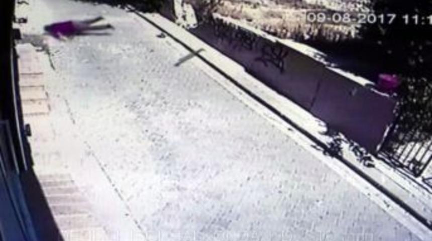 Dolap Takarken Camdan D&uuml;şen Mobilyacı Hastanede &Ouml;ld&uuml;