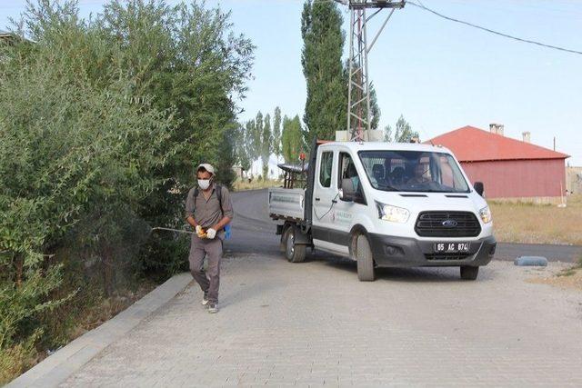 Başkale Belediyesinden İlaçlama Çalışması