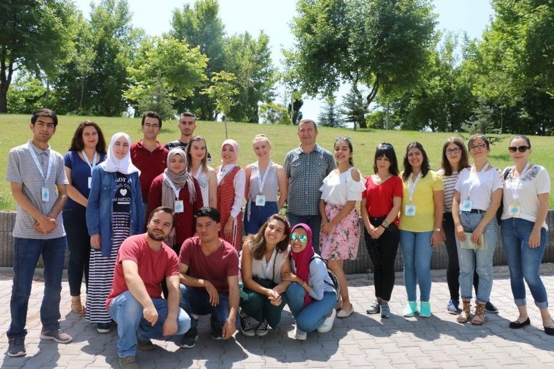 Gelecekler Planlarını T&uuml;rkiye &Uuml;zerine Kuruyorlar