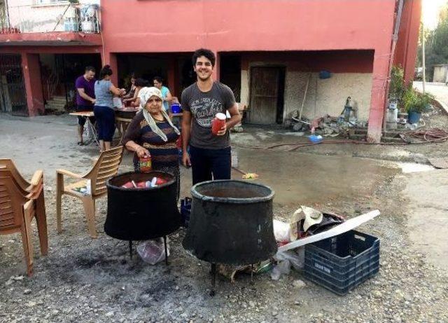 Ev Salçası Ve Konserve Vakti