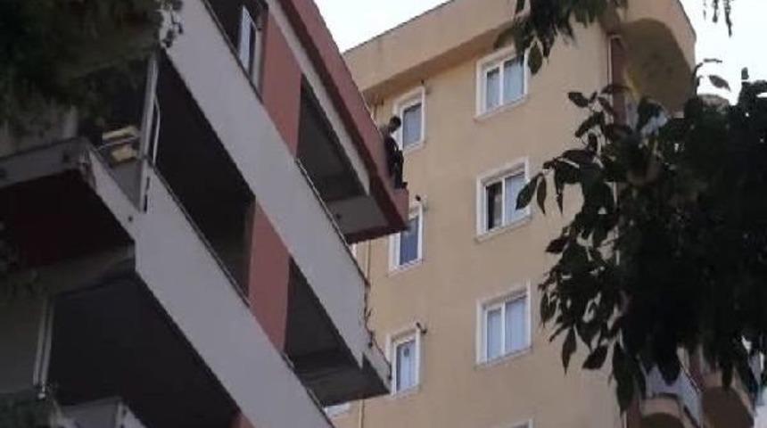 T&uuml;m &Ccedil;abalara Rağmen  Ikna Olmayan Gen&ccedil; 6. Kattan Atladı