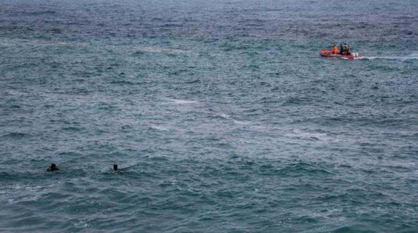 Denizde Kaybolan Inşaat Işçisi Aranıyor