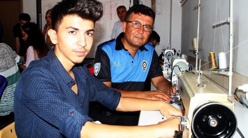 Önce Meslek Edinecekler, Sonra İşe Yerleşecekler