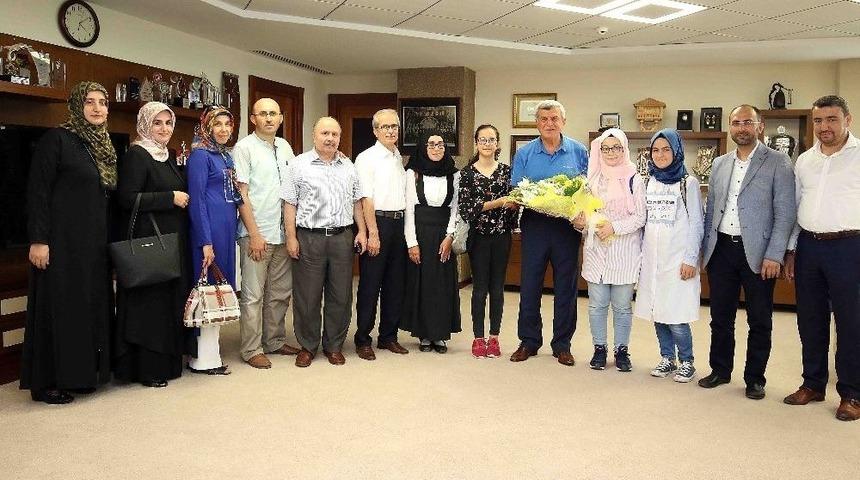 Evliya &Ccedil;elebi Ortaokulu, Başkan Karaosmanoğlu&rsquo;nu Ziyaret Etti