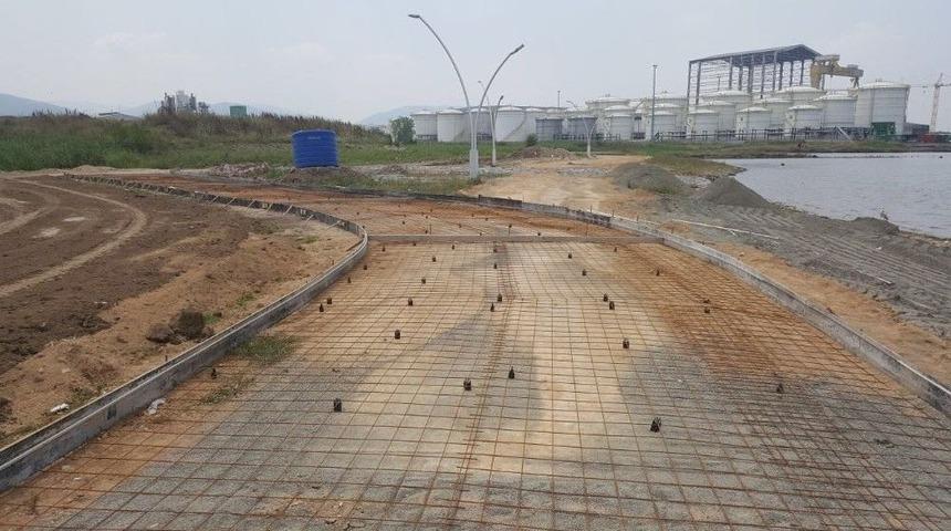 Yenik&ouml;y Sahili, Kent İle Buluşmayı Bekliyor