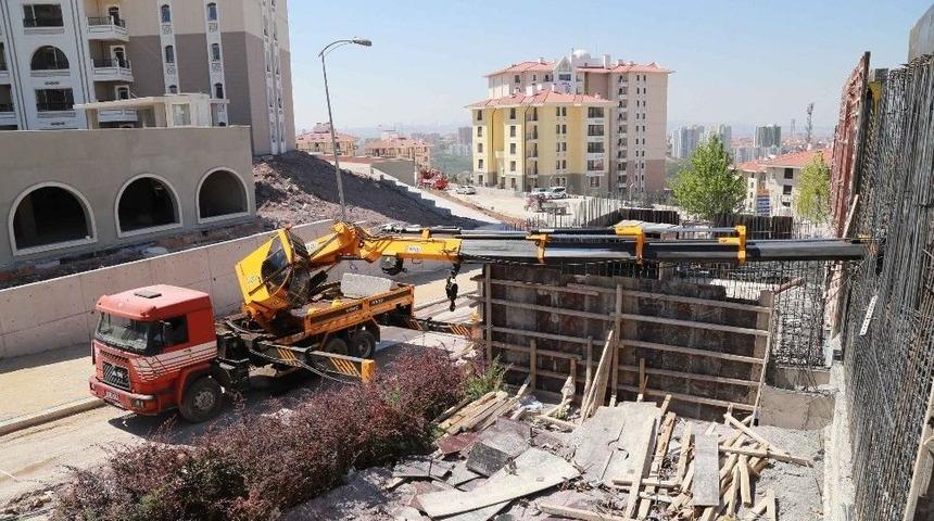 İnşaat İş&ccedil;isinin &Uuml;zerine Vin&ccedil; D&uuml;şt&uuml;