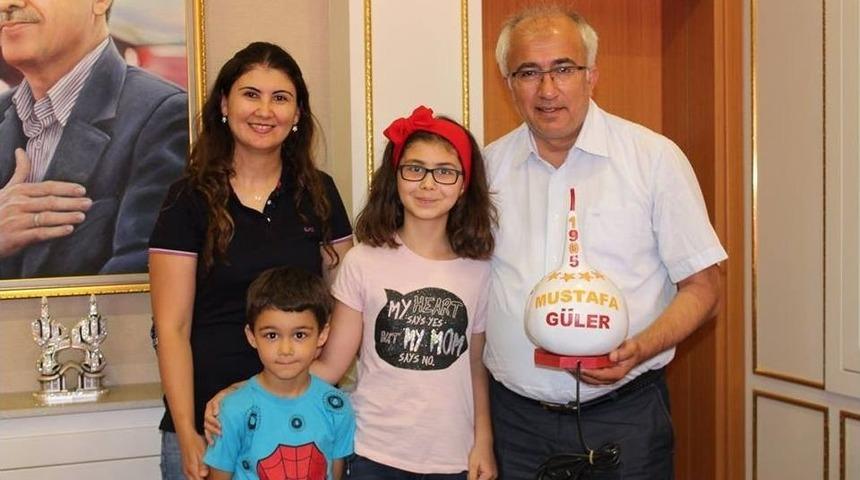 Su Kabağından Lamba Yapıyor