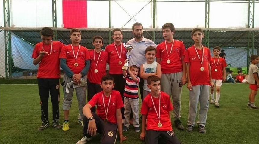 Kur&rsquo;an Kursu &Ouml;ğrencileri Futbolda Yarıştı