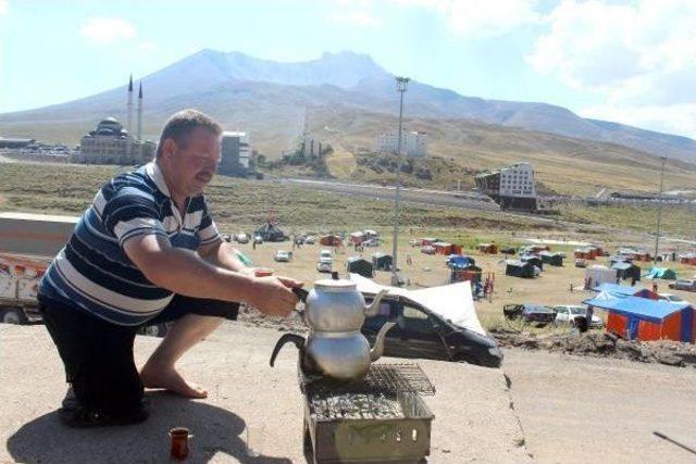 Erciyes&rsquo;Te &Ccedil;adırlı- &Ccedil;aylı Yayla Keyfi 1