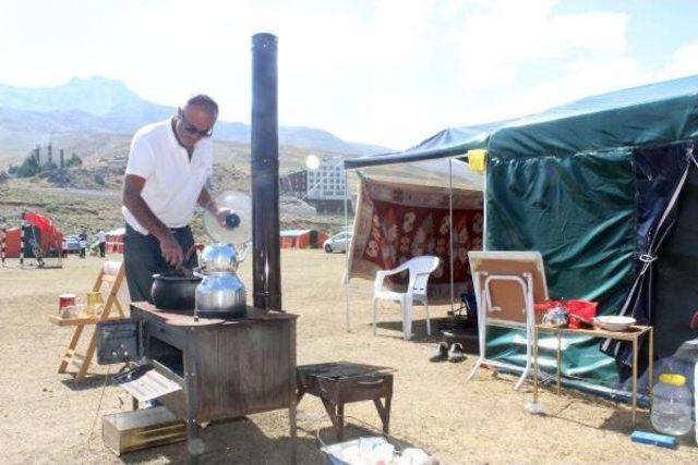 Erciyes&rsquo;Te &Ccedil;adırlı- &Ccedil;aylı Yayla Keyfi 2