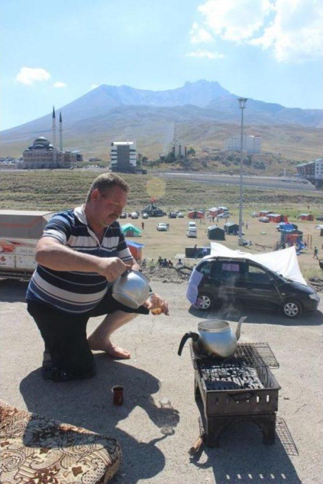 Erciyes&rsquo;Te &Ccedil;adırlı- &Ccedil;aylı Yayla Keyfi 3