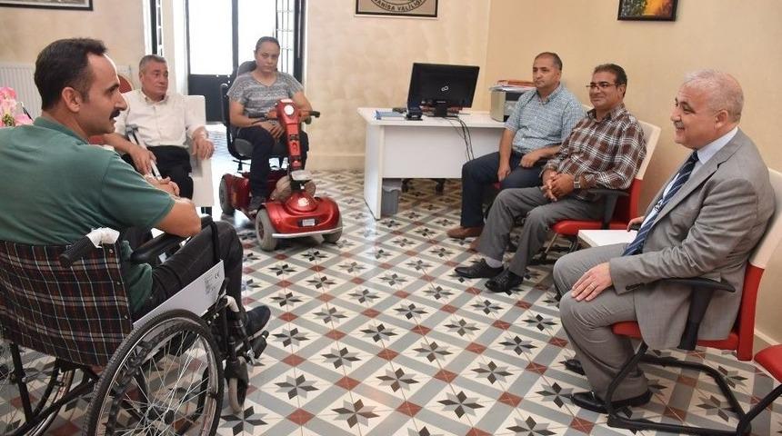 Engellilerden Vali G&uuml;ven&ccedil;er&rsquo;e &rsquo;asans&ouml;r Arızası Giderilsin&rsquo; Talebi