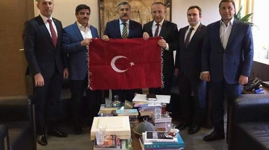 Siirt Heyeti Ulaştırma Bakanı Aslan&rsquo;la G&ouml;r&uuml;şt&uuml;