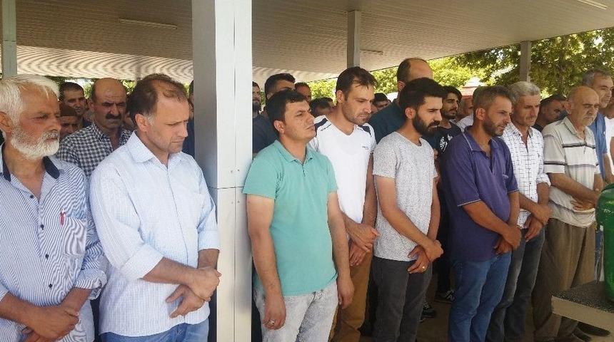Trakt&ouml;r Kazasında &Ouml;len 4 Kişiden 2&rsquo;si Malatya&rsquo;da Toprağa Verildi