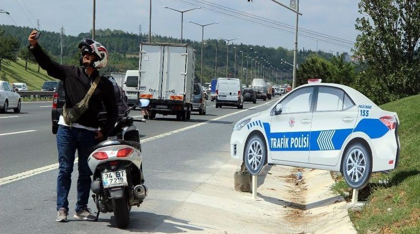 Tem Otoyolu&rsquo;nda S&uuml;r&uuml;c&uuml;leri Şaşkına D&ouml;nd&uuml;ren Manzara
