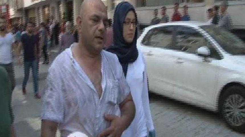 Ataşehir'de 6 Katlı Binanın &Ccedil;atısı Alev Alev Yandı (2)