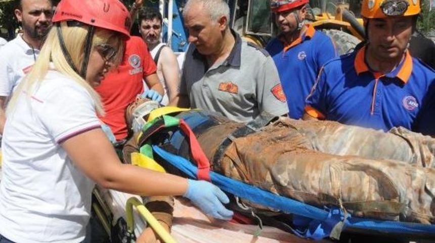 Gaziantep&rsquo;Te G&ouml;&ccedil;&uuml;k Altında Kalan Iş&ccedil;i Kurtarıldı (2) - Yeniden
