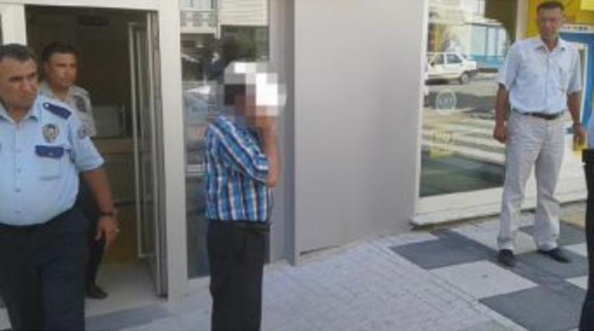 G&uuml;venlik G&ouml;revlisinin Dikkati Dolandırılmaktan Kurtardı