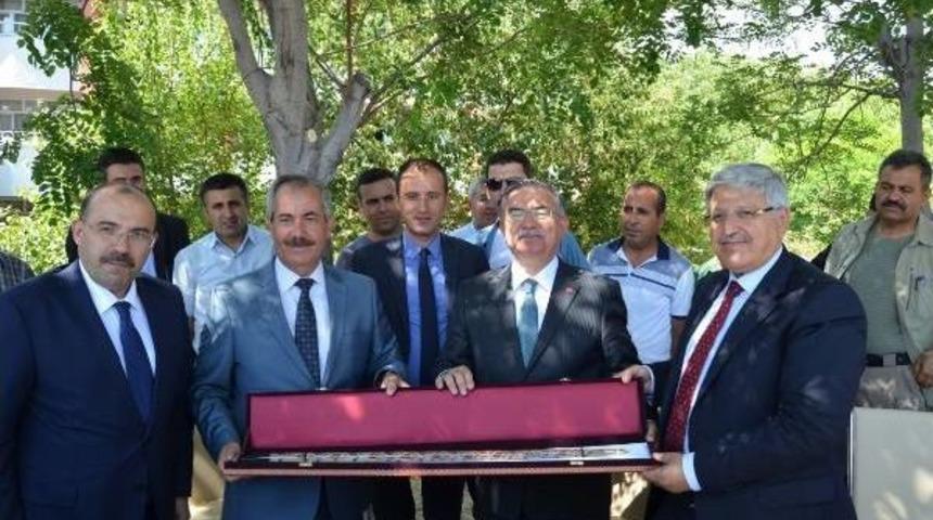 Milli Eğitim Bakanı Yılmaz, 81 İl M&uuml;d&uuml;r&uuml;n&uuml; Bitlis&rsquo;Te Topladı (2)