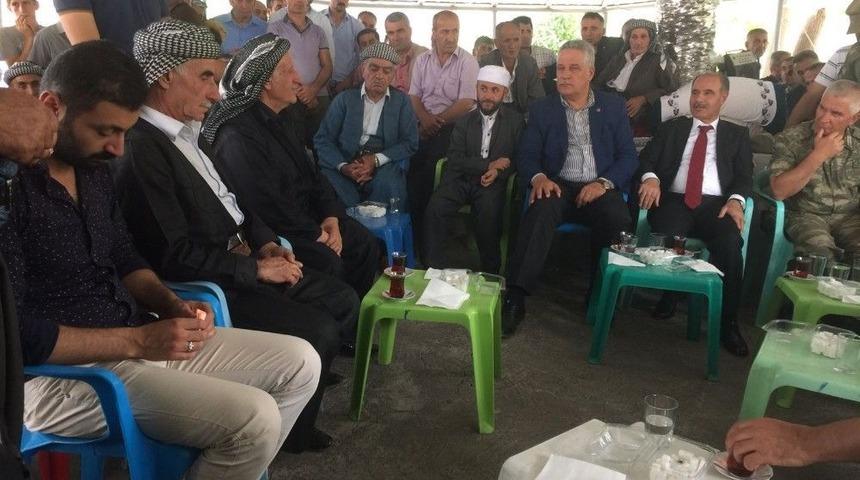 Jirki Aşiretine Taziye Ziyaretleri S&uuml;r&uuml;yor