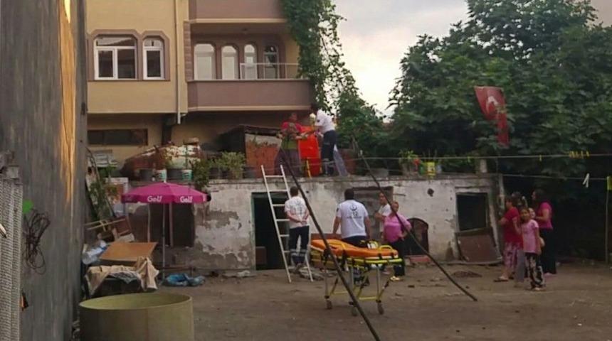 &Ccedil;atıda Mahsur Kalan Yaşlı Kadının İmdadına Sağlık Ekipleri Yetişti