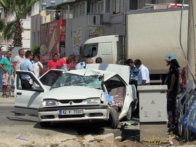 Finike’de Trafik Kazası: 1 Ölü