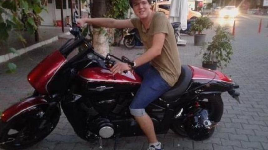 Kaza Ihbarıyla Giden Ekip, 18 Yaşındaki Gencin Cesedini Buldu