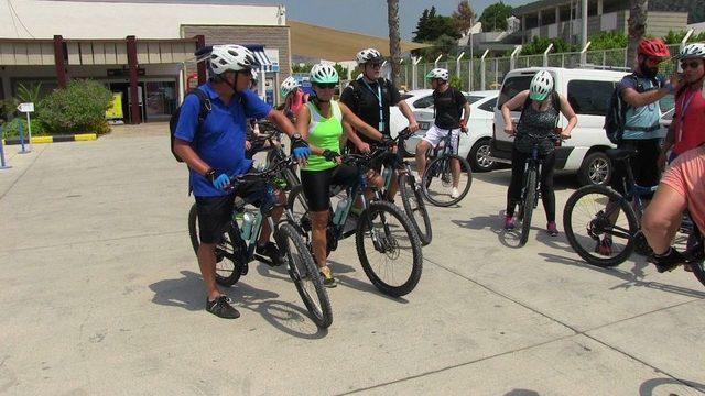 Gemiden İnen 3 Bin Turist Bodrum’ Hareketlendirdi