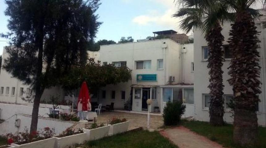 &Ouml;ğretmenevi M&uuml;d&uuml;r&uuml;, Kız &Ouml;ğrenciyi Sms'le Tacizden A&ccedil;ığa Alındı